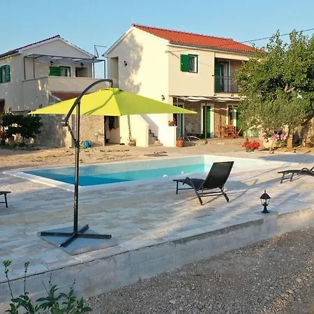 With A Swimming Pool Pirovac, Sibenik - 25538 Affittacamere