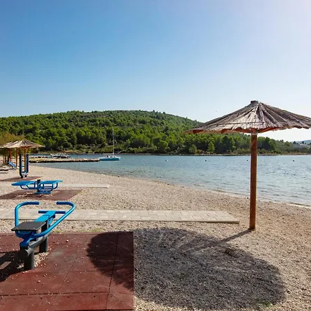 Affittacamere With A Swimming Pool Pirovac, Sibenik - 25538